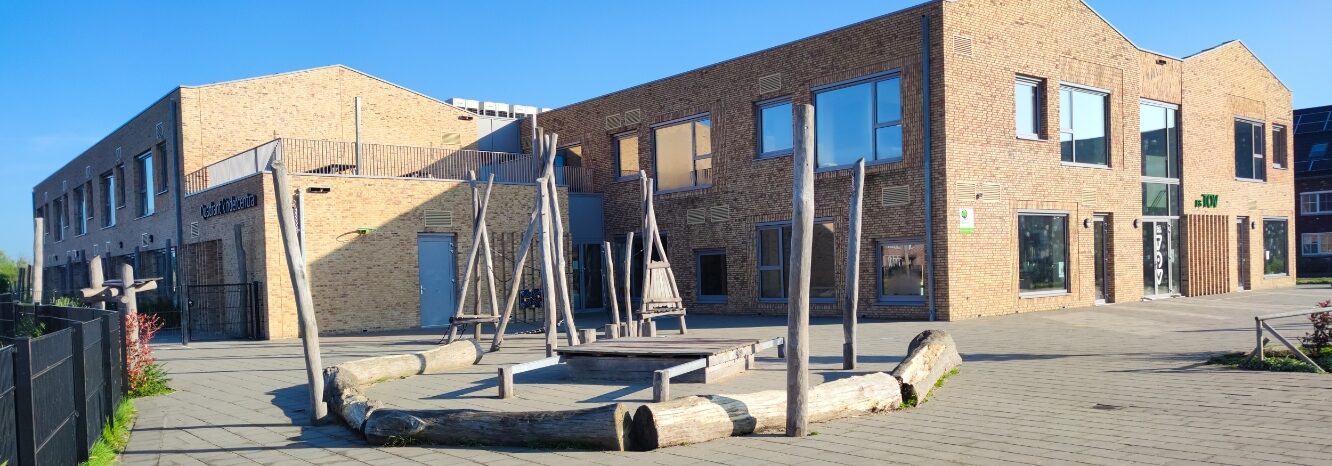 Schoolplein van een basisschool